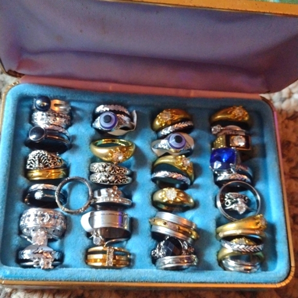 unknown Jewelry - 45 Rings(assorted)+ Vintage Ring Box